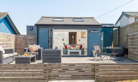 1 Bed in Whitsand Bay 1