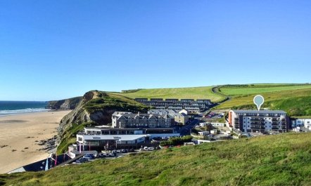 2 Bed in Watergate Bay 3