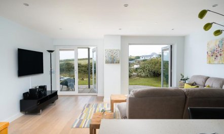 2 Bed in Porth 7