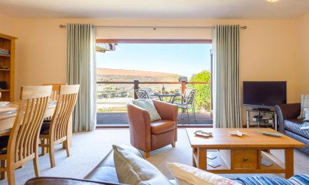3 Bed in Mawgan Porth 2