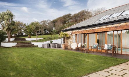 5 Bed in Holywell Bay