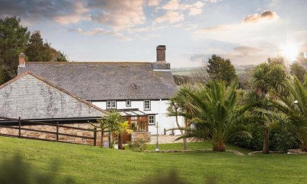 5 Bed in Holywell Bay 3