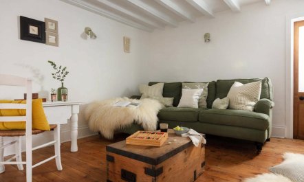 5 Bed in Holywell Bay 9