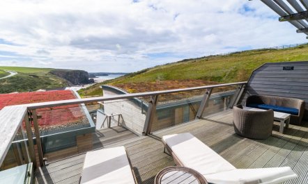2 Bed in Watergate Bay 1