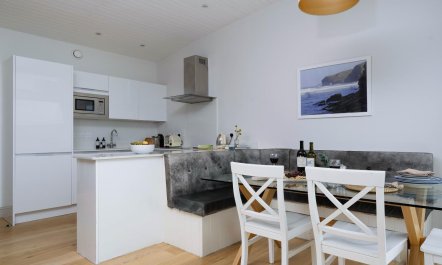 2 Bed in Watergate Bay 8