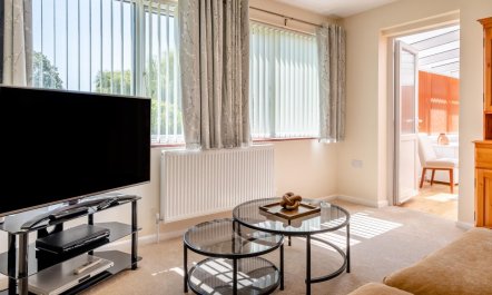 1 Bed in Totland Bay 2