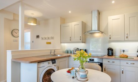 1 Bed in Totland Bay 1