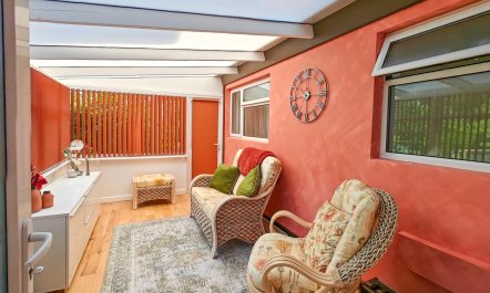 1 Bed in Totland Bay 4
