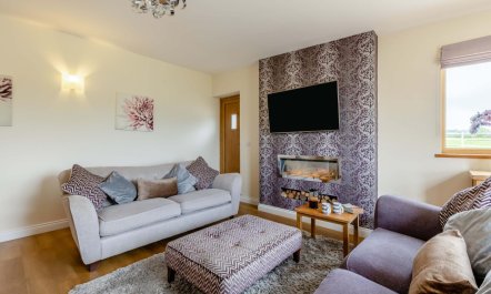 3 Bed in Dalwood 2
