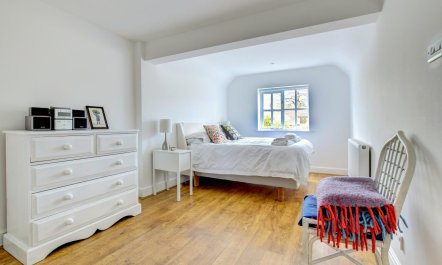 4 Bed in Woodbridge 6