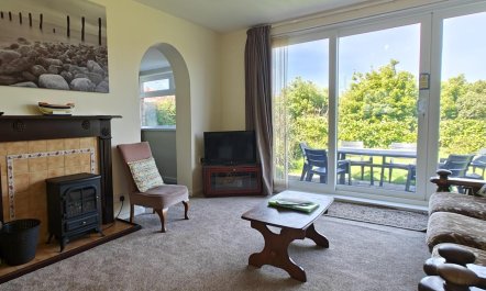 3 Bed in Fairbourne 5