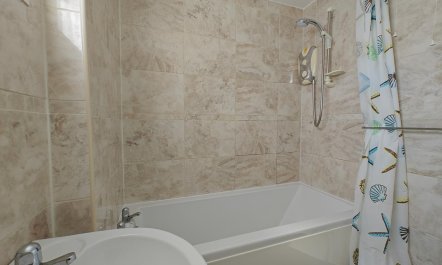 3 Bed in Fairbourne 8