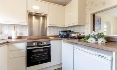 3 Bed in Fairbourne 5