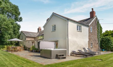 5 Bed in George Nympton 1