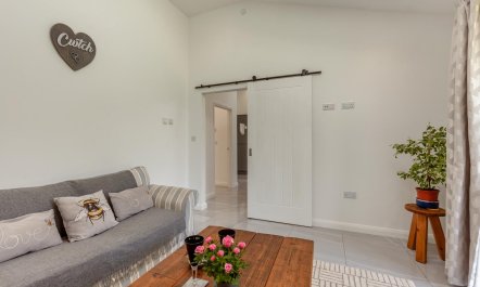 1 Bed in Mynyddislwyn 8