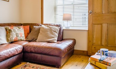 4 Bed in Staithes 6