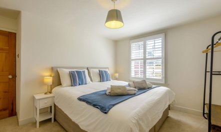 3 Bed in Forest Row 4