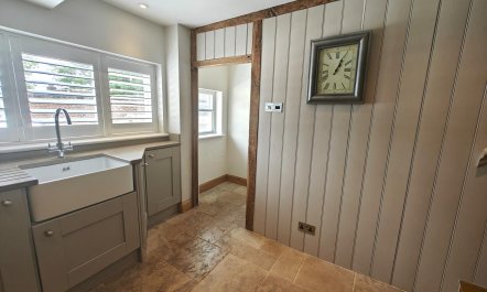 3 Bed in Forest Row 5