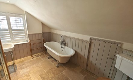3 Bed in Forest Row 6