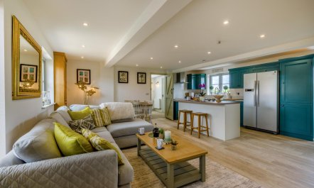 2 Bed in Docking