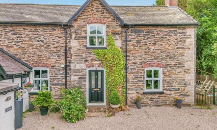 3 Bed in Llanfairtalhaiarn