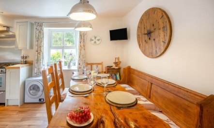 3 Bed in Llanfairtalhaiarn 9