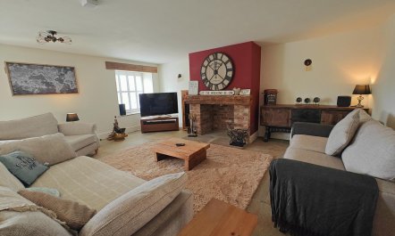 4 Bed in Scorton 1