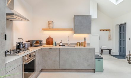 1 Bed in Gembling 7
