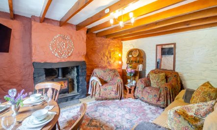 2 Bed in Llanllechid 4