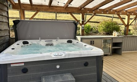 5 Bed in Garth 2