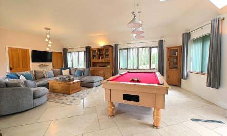 5 Bed in Garth 3