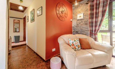 2 Bed in Llanddarog 8