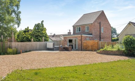2 Bed in Oreton 4
