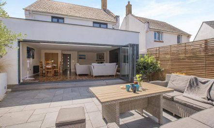 3 Bed in Bridport 1