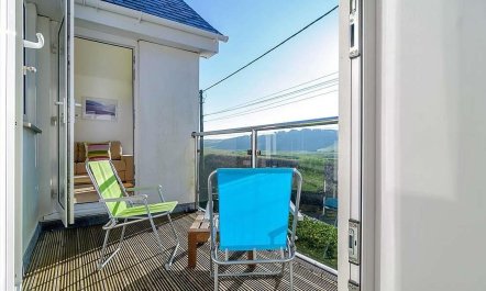 2 Bed in Mawgan Porth 4