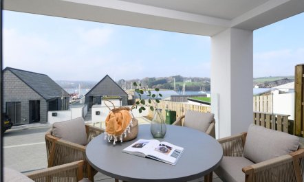 2 Bed in Falmouth 1