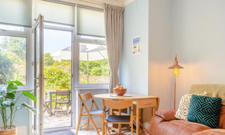 2 Bed in Eastbourne 8
