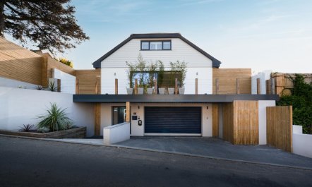 4 Bed in Porth