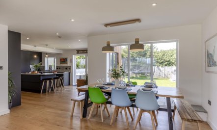5 Bed in Upton 9