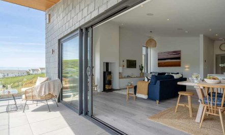 4 Bed in Mawgan Porth 4