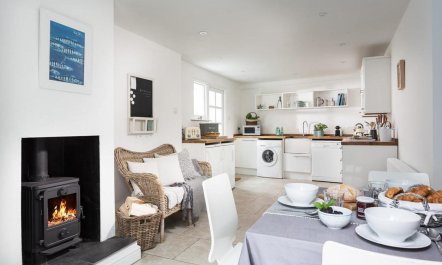 2 Bed in Mousehole 9