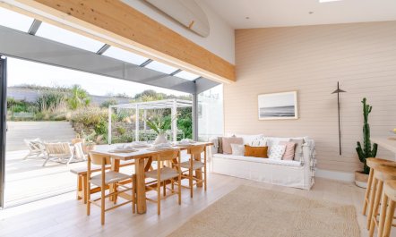 4 Bed in Mawgan Porth