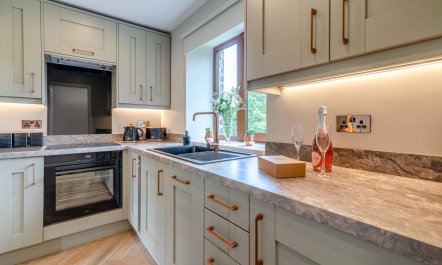 2 Bed in Holmbridge 2