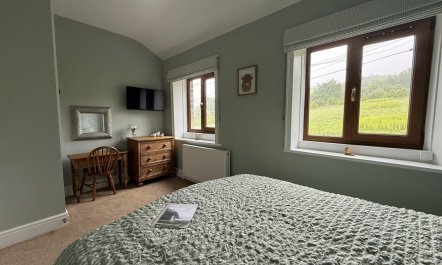 2 Bed in Holmbridge 8