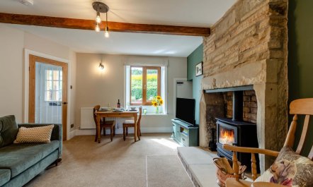 2 Bed in Holmbridge 5