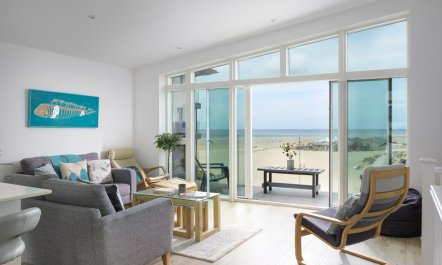 4 Bed in Perranporth 1
