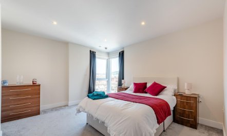 2 Bed in Maritime Quarter 3