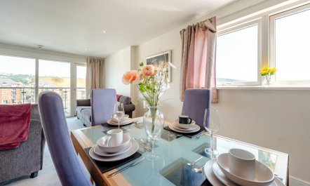 2 Bed in Maritime Quarter 5