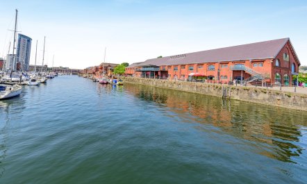 2 Bed in Maritime Quarter 4