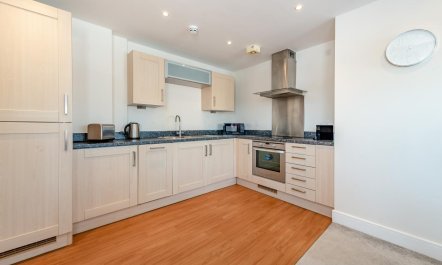 2 Bed in Maritime Quarter 9